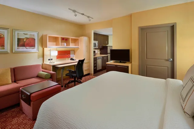 استوديو بسرير كينج مع أريكة، Marriott S Towneplace Suites Thunder Bay 3/10