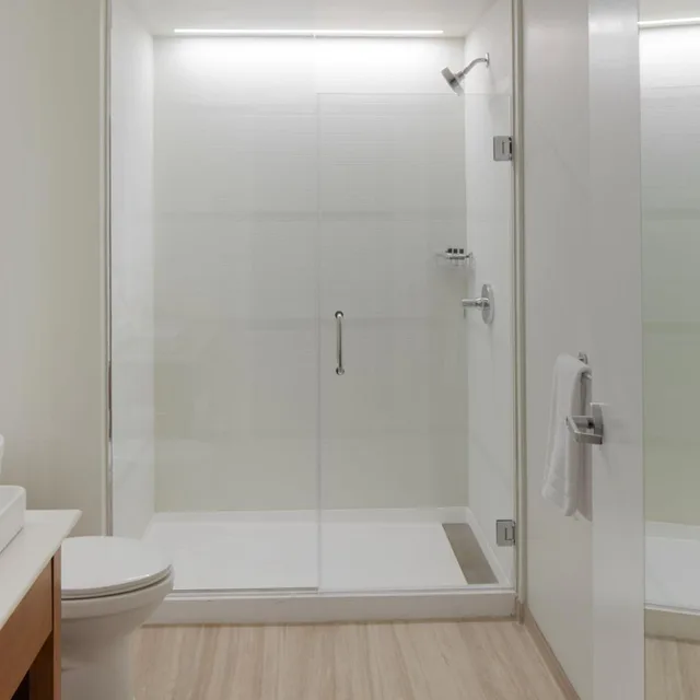 غرفة بسرير كينج بإطلالة على الجبل، Element Asheville Downtown 5/5