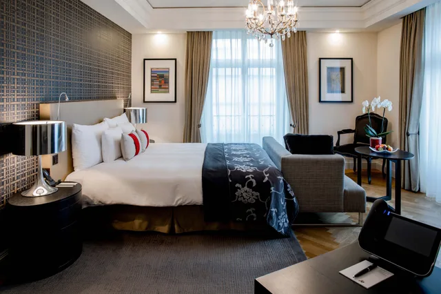 1 Bedroom, Boutique, Suite, King Bed، Hotel Schweizerhof Bern and The Spa 1/3