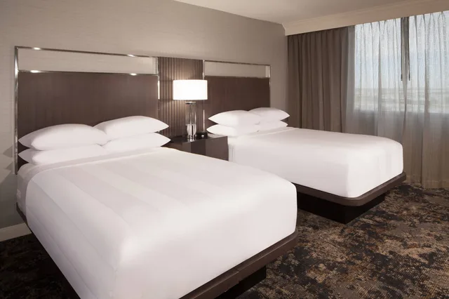 غرفة بسريرين مزدوجين، Dallas Fort Worth Airport Marriott 2/5
