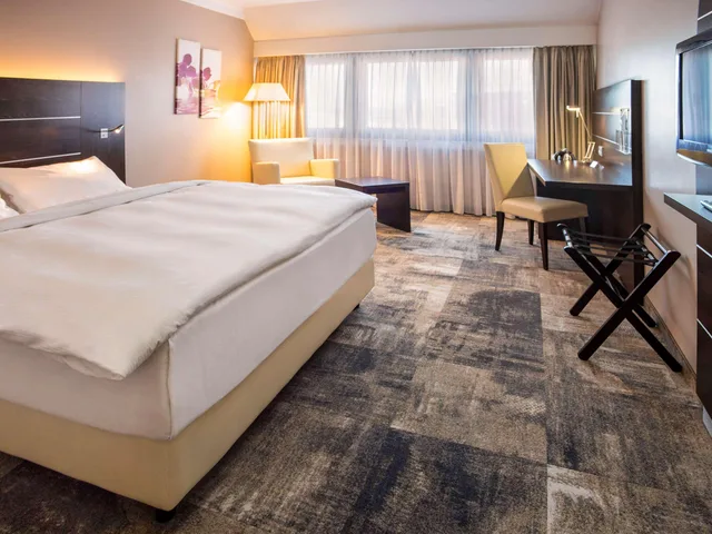 غرفة بسرير كوين، MERCURE HOTEL HAMM 1/2