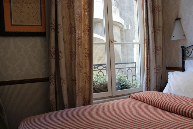 غرفة سوبيريور بسريرين منفصلين، Hotel Relais Saint Sulpice 1/3