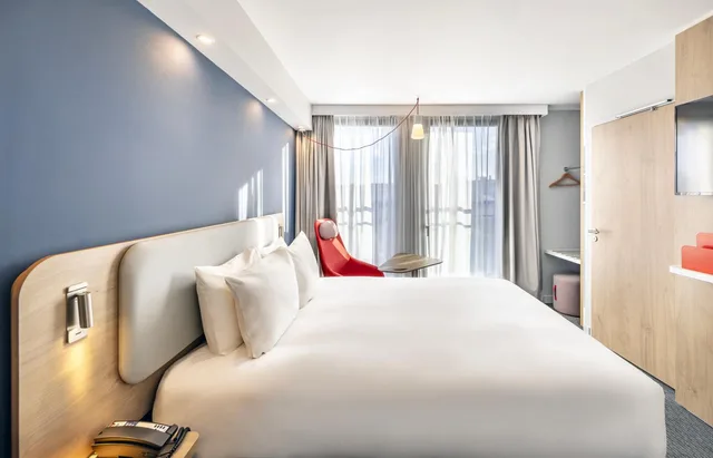 غرفة قياسية بسرير مزدوج، Holiday Inn Express Paris - Poissy, an IHG Hotel 1/5