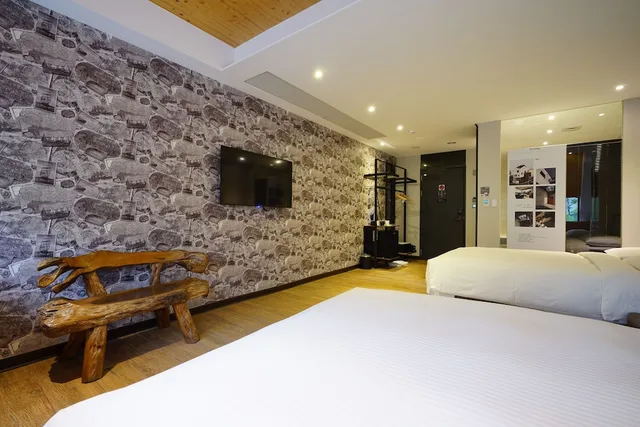 Deluxe, Family, 2 Queen Beds, 3 Door Hotel 9/10