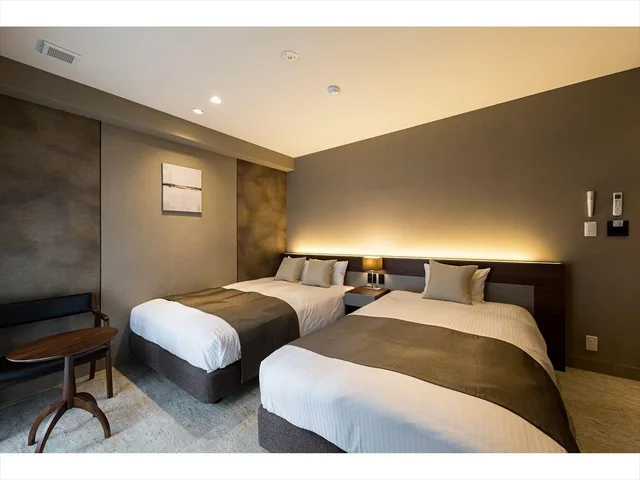 Twin Room, Hotel Shinpoin Osaka 2/2