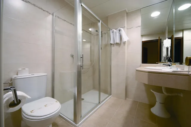 غرفة عائلية بأربعة أسرّة، Alixares Hotel 9/10