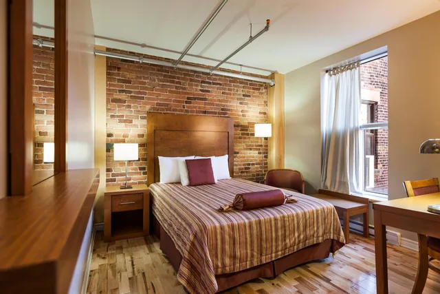 غرفة سوبيريور بسرير كينج وسرير كوين، Hotel Quartier des Spectacles 6/8