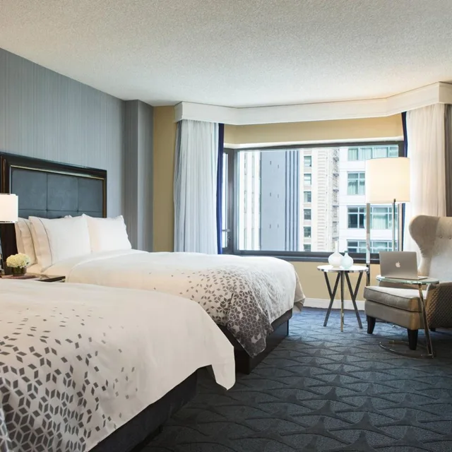 غرفة بسريرين كوين في طابق مرتفع، Renaissance Chicago Downtown 2/3