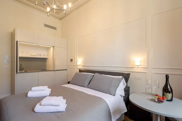 شقة فاخرة بسريرين كوين بـ3 غرف نوم مع أريكة، Florence Luxury Apartment Al Duomo 3/10