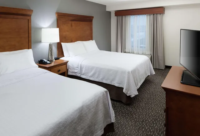 جناح بسريرين كوين بغرفة نوم واحدة، Homewood Suites by Hilton Omaha-Downtown 1/2