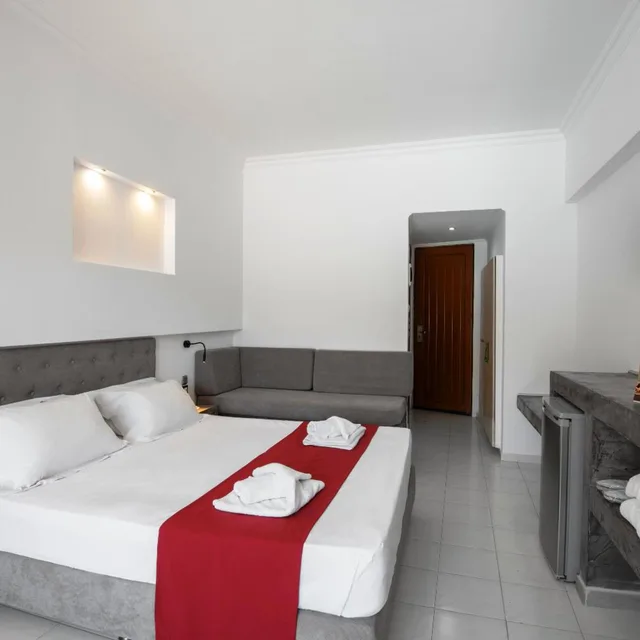جناح بغرفتي نوم بمسبح خاص، Delfinia Resort Hotel - All Inclusive 1/5