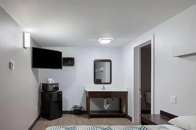غرفة قياسية بسرير كوين، Motel6 Show Low, AZ 6/7