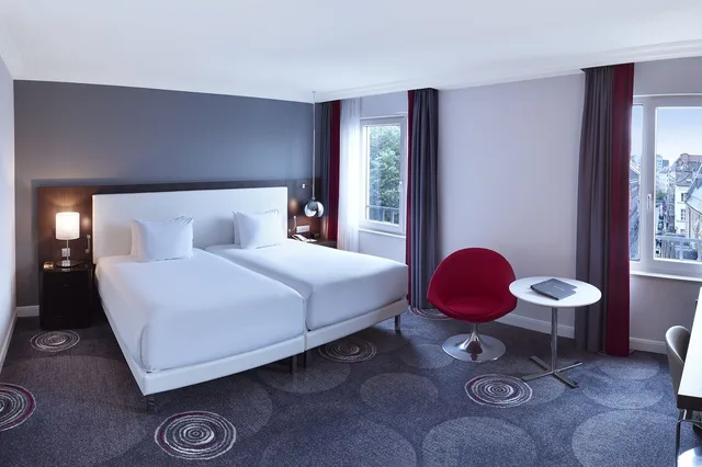 Executive, Twin Beds, Club Lounge Access, Hilton Brussels Grand Place 5/7
