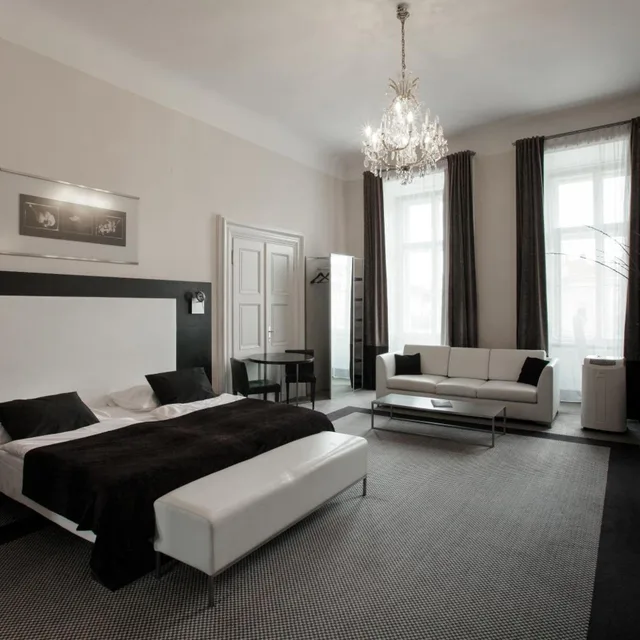 جناح جونيور، Old Town Square Residence by Emblem 7/7