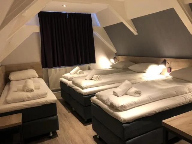 غرفة رباعية، Facade Hotel Amsterdam 2/4