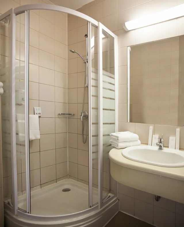 غرفة قياسية مفردة بإطلالة على الفناء، Pilvax Hotel Budapest 10/12