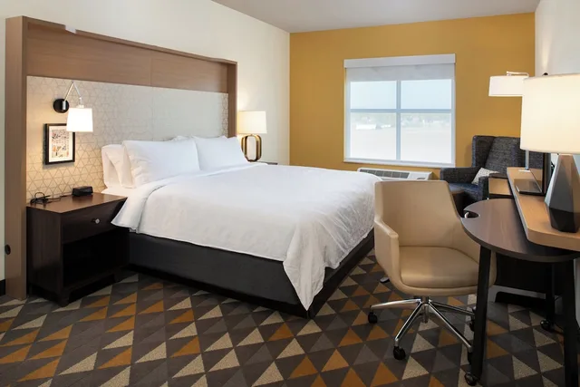 غرفة قياسية بسرير كينج، Holiday Inn Suites Idaho Falls 4/6