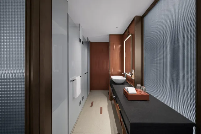 Room, King Bed, Yuan Tower، Kyln Hotel Suzhou, part of JdV by Hyatt 3/3