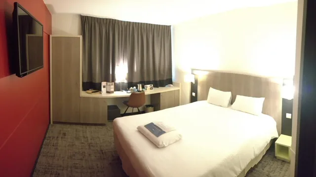 غرفة بريفيليج بسرير مزدوج مع أريكة، MERCURE Chartres Est 4/6