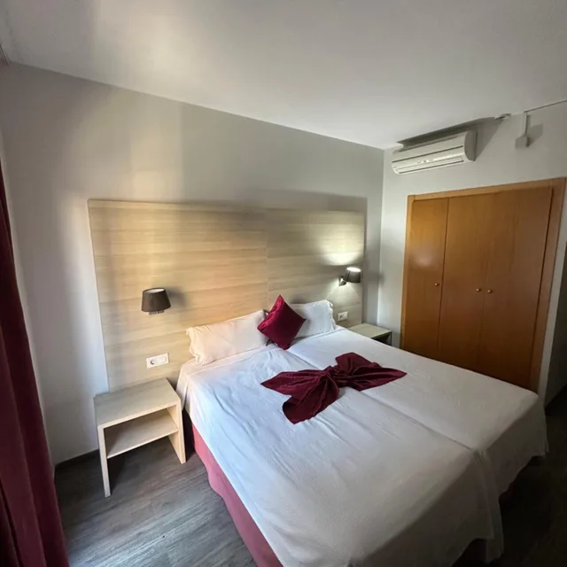 غرفة بسريرين منفصلين بشرفة، Norai Hotel 2/5