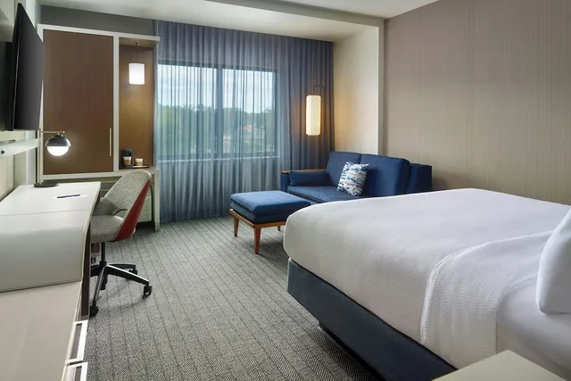 غرفة بسرير كينج، Courtyard Carrollton 2/6