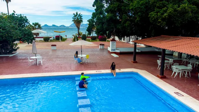 غرفة بسريرين منفصلين بإطلالة على المسبح، Hotel Playa De Cortes 9/10