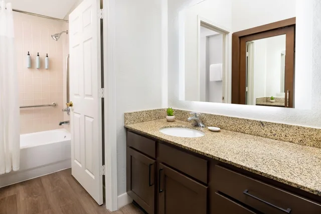 استوديو بسرير كينج لذوي الإعاقة، Residence Inn By Marriott 1/1