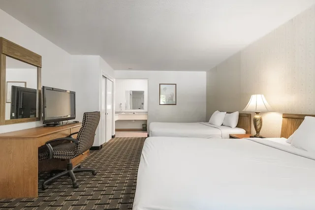 غرفة قياسية بسريرين كوين، Northern Queen Inn 4/6