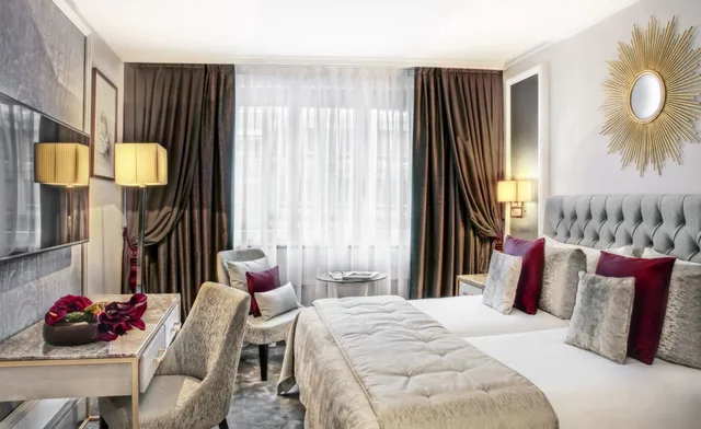 Superior Single, Royal Manotel 1/6