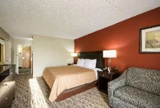 غرفة ديلوكس بسرير كينج، Exton Hotel And Conference Center 3/9
