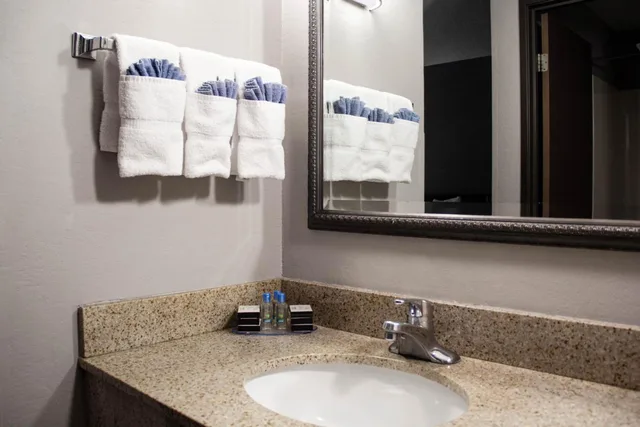 جناح، New Victorian Inn Suites Sioux City 5/7