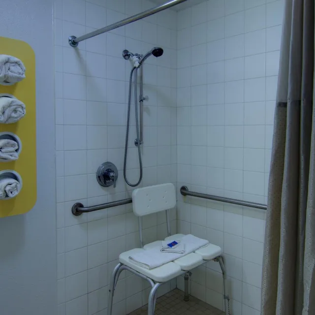 1 King Bed - Mobility Accessible Tub, Nsmk، Motel6 West Monroe, LA 10/10