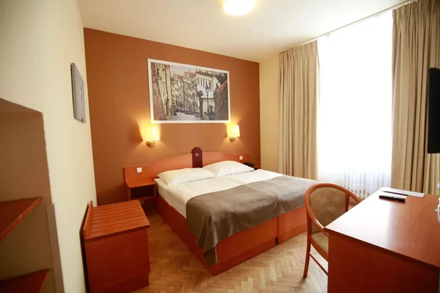 غرفة اقتصادية بسرير مزدوج، Hotel Merkur 2/10