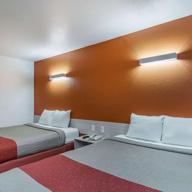 غرفة بسريرين كوين للمدخنين، Motel6 McAlester, OK 7/10