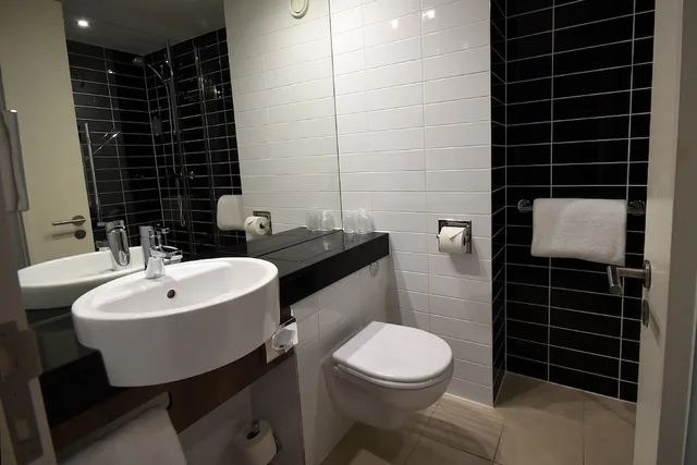 غرفة قياسية بسريرين منفصلين، Holiday Inn Express Manchester City Centre Arena By IHG 4/6