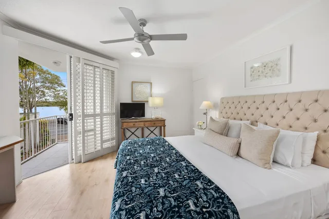 شقة بسرير كينج وسريرين منفصلين وسرير كوين بإطلالة على النهر بـ3 غرف نوم، NOOSA OUTRIGGER BEACH RESORT 8/10