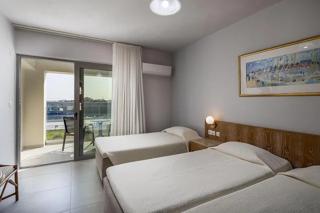 غرفة قياسية ثلاثية بسرير مزدوج وسرير فردي، Rethymno Village 3/10