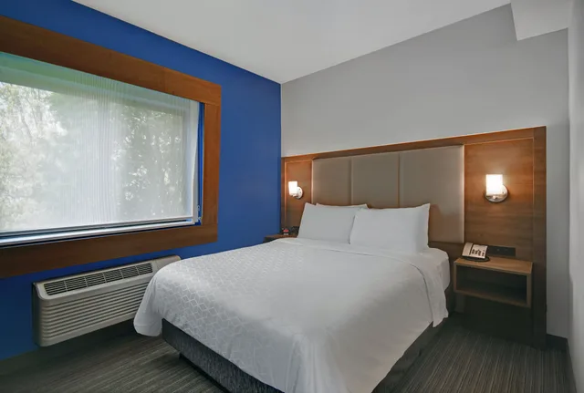 غرفة بسرير كوين لذوي الإعاقة، HOLIDAY INN EXPRESS ADRIAN 1/2