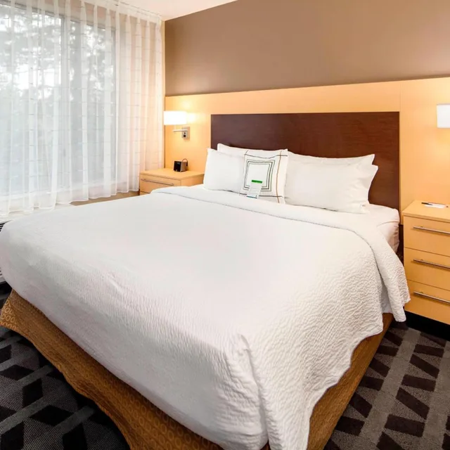 Suite, King Bed, Towneplace Suites By Marriott Bellingham 1/2