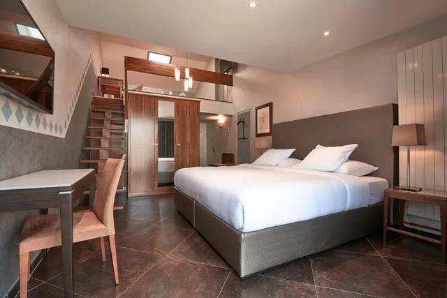دوبلكس بمنطقة جلوس، Hotel d Alleves 1/4