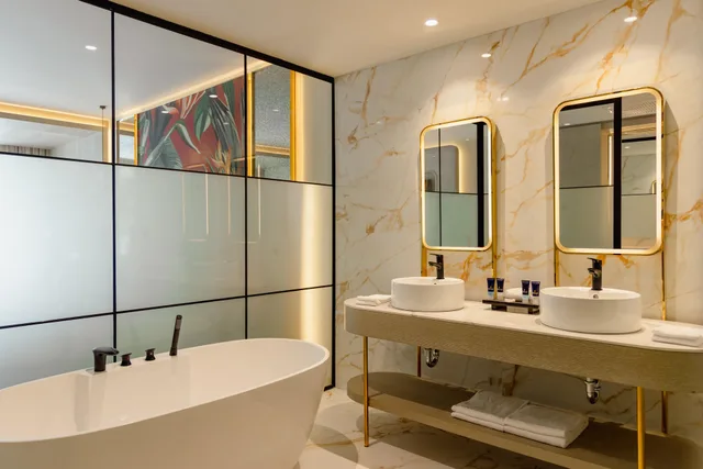 غرفة فاخرة ثلاثية بإطلالة على المسبح، Grand Riviera Princess 3/3