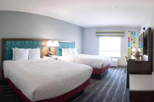 غرفة بسرير كينج وسريرين كوين، Hampton Inn And Suites Dallas Lewisville Vista Ridge Mall 2/6