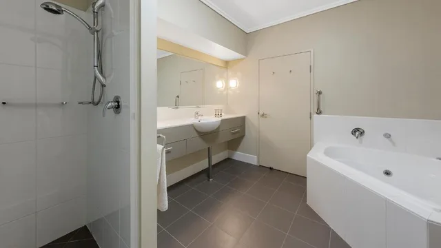 3 Bedroom Ocean View, Oaks Hervey Bay Resort and Spa 4/6
