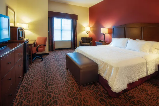غرفة بسرير كينج مع أريكة لذوي الإعاقة، Hampton Inn Oxford/Miami University Area 1/2