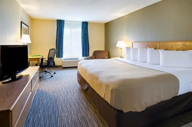 غرفة بسرير كينج لذوي الإعاقة، Quality Inn Princeton 3/4