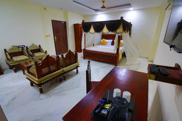 Maharaja, Suite، The Heritage Palace 2/2