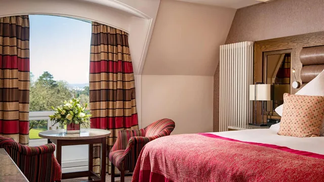 Garden, King Bed, Culloden Estate and Spa 5/10