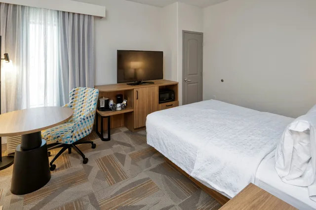 غرفة بسرير كوين، Hampton Inn Tomah 4/8