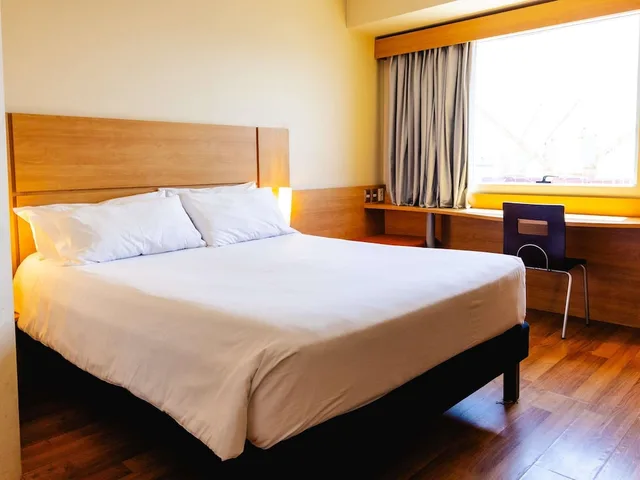 Room, Queen Bed, Ibis Valparaiso 1/10