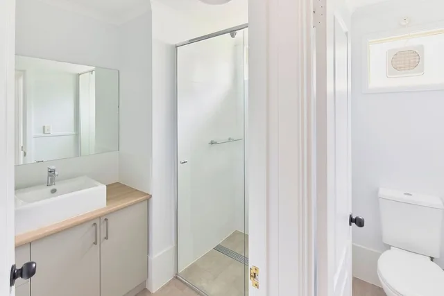 2 Bedrooms, Cabin, Queen and Twin Beds, RAC Busselton Holiday Park 5/6